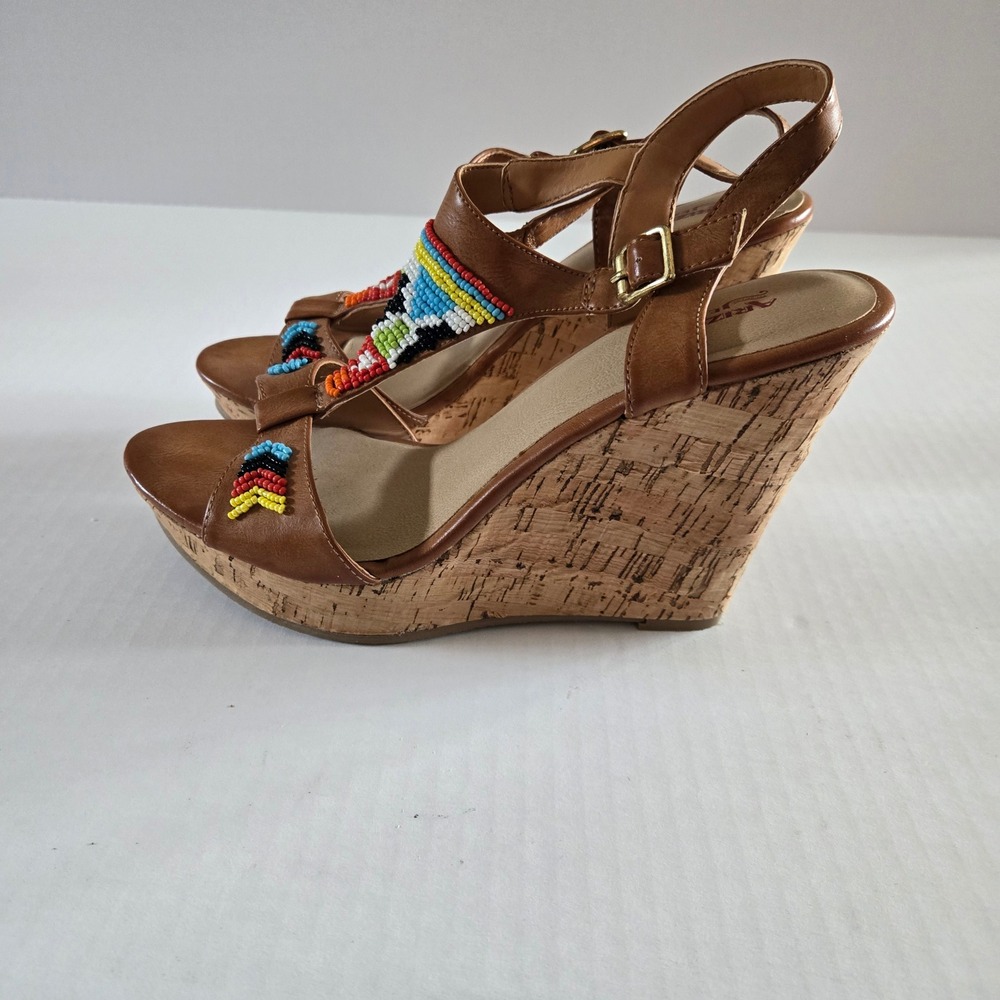 Arizona Jean Co Tan Faux Leather Beaded‎ Wedge Sandals Women Size 9